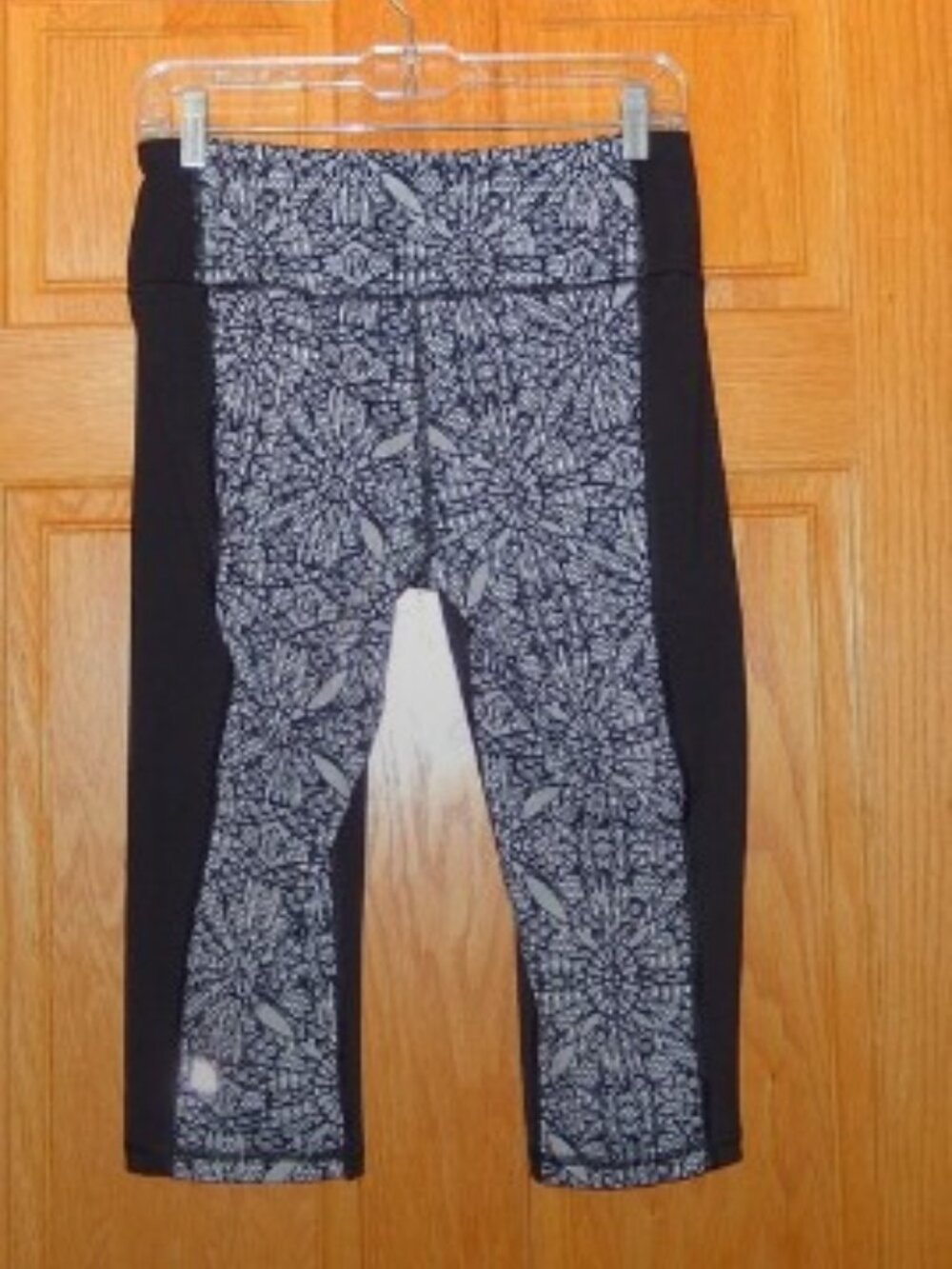 Victoria's Secret VSX Sport Knockout Crop Pant Black White Lace Print Medium